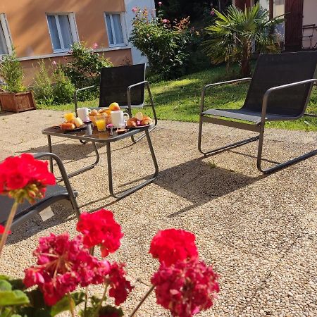 Hotel Montespan Lussac-les-Châteaux Esterno foto