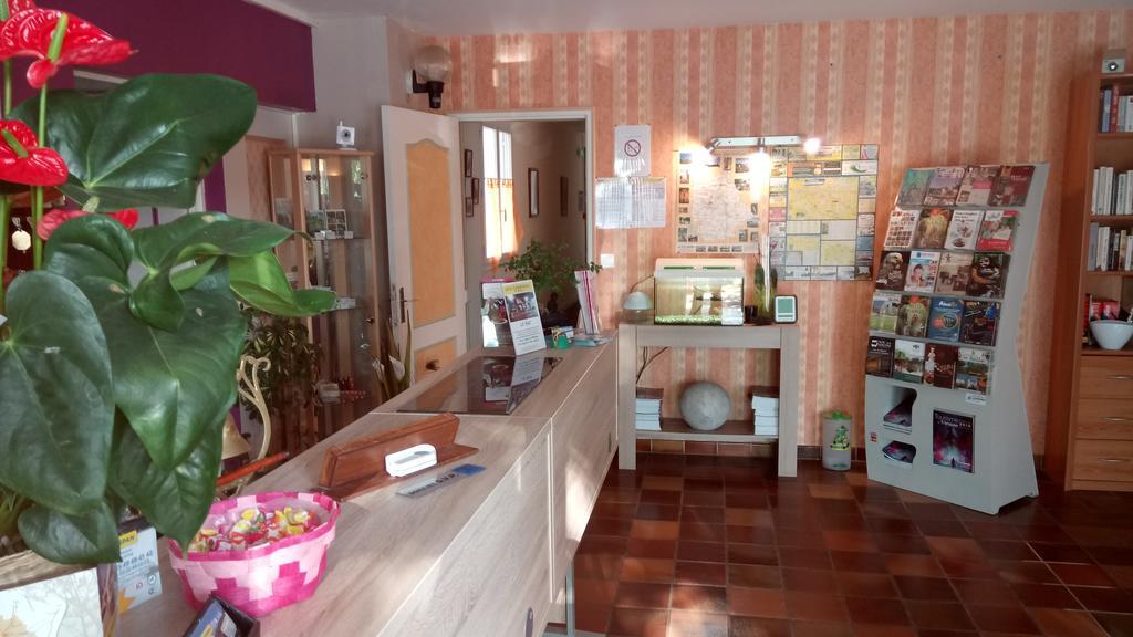 Hotel Montespan Lussac-les-Châteaux Esterno foto