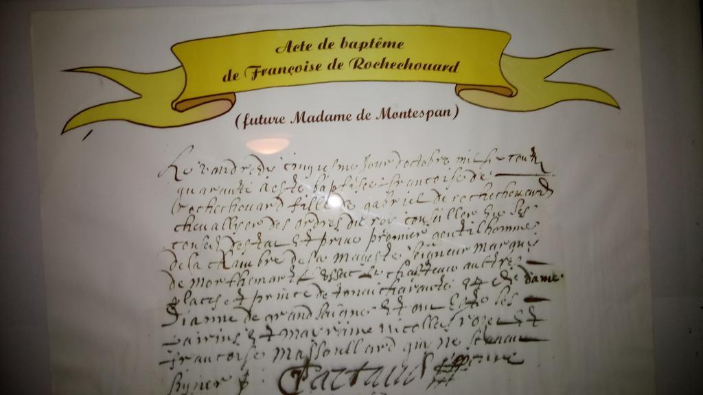 Hotel Montespan Lussac-les-Châteaux Esterno foto