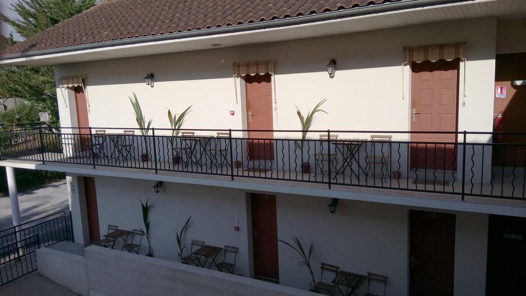 Hotel Montespan Lussac-les-Châteaux Esterno foto