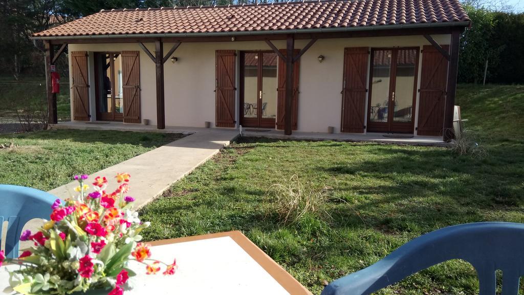 Hotel Montespan Lussac-les-Châteaux Esterno foto