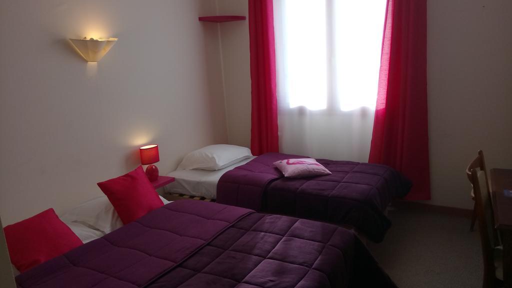 Hotel Montespan Lussac-les-Châteaux Esterno foto