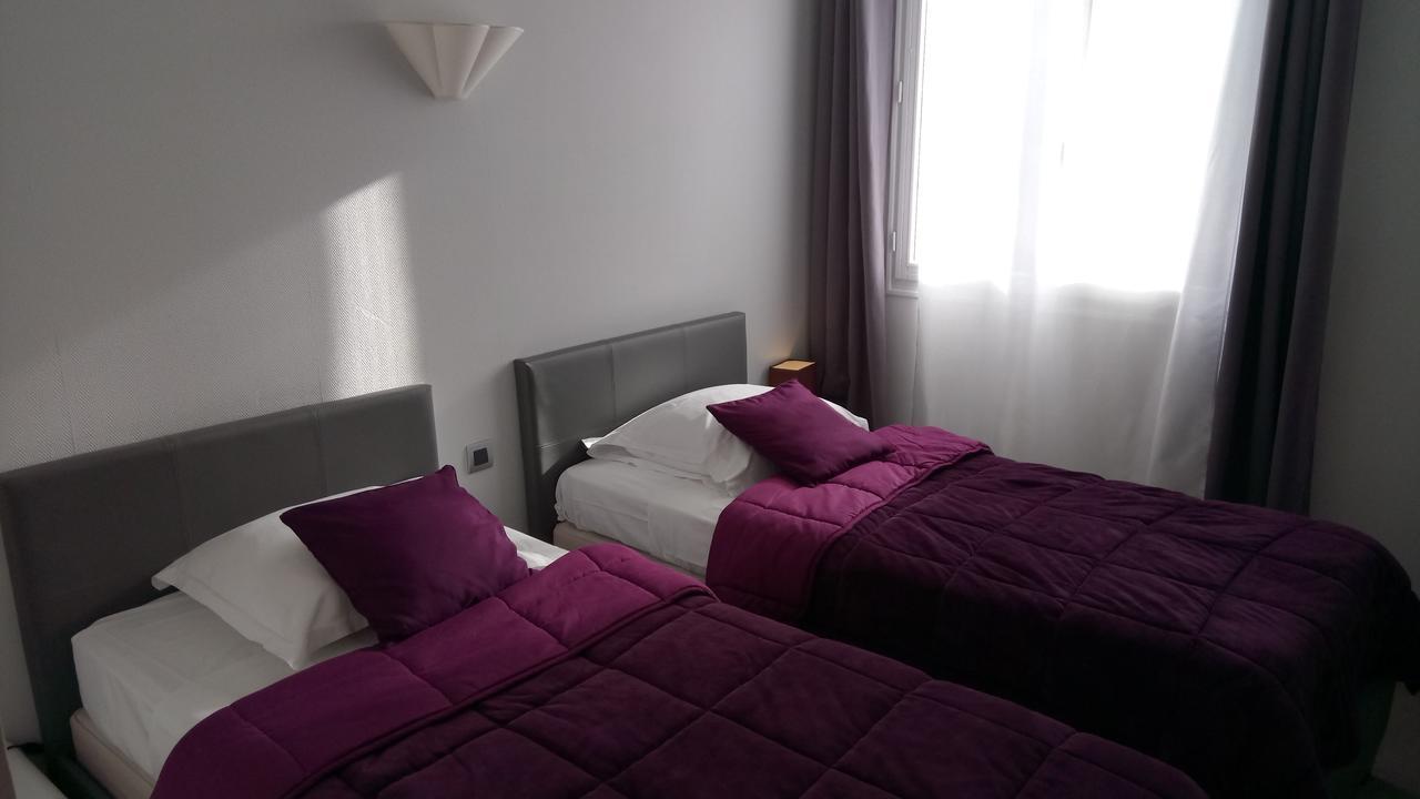 Hotel Montespan Lussac-les-Châteaux Esterno foto