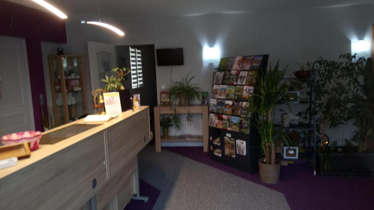 Hotel Montespan Lussac-les-Châteaux Esterno foto